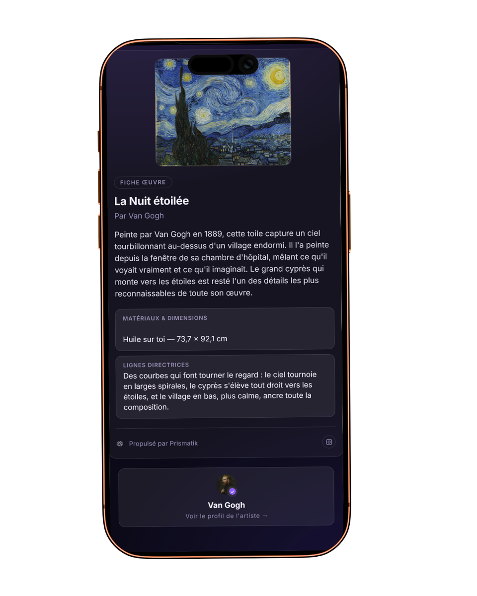 Un visiteur approche son téléphone d'une puce Prismatik et découvre la fiche de l'œuvre « La Nuit étoilée »